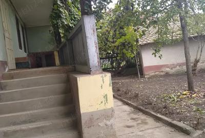 Casă cu 3 camere cu Teren 700 Mp în Exterior Vest