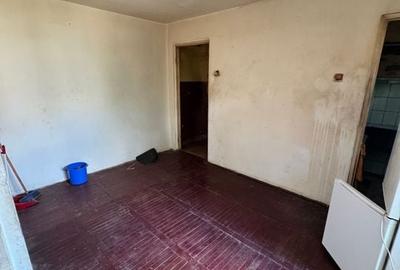 Apartament cu 3 camere semidecomandat în Groapa - 2