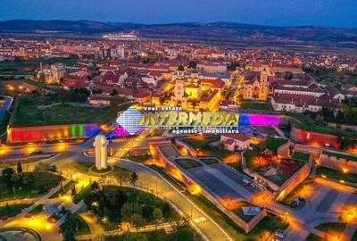 Apartament cu 3 camere decomandat, mobilat în Central