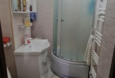 Apartament cu 3 camere decomandat în Petros - 8