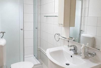 Casă cu 8 camere cu Teren 1470 Mp în Central