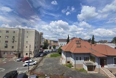 Apartament cu 3 camere decomandat, mobilat în Sud-Est