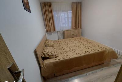 Apartament cu 2 camere decomandat în Micro 6 - 4