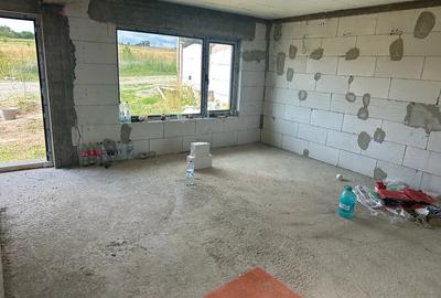 Casă cu Teren 450 Mp în Central
