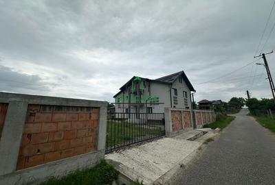 Casă individuală cu 8 camere cu Teren 2000 Mp în Români - 3