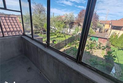 Casă cu 3 camere cu Canalizare în Florilor - 17