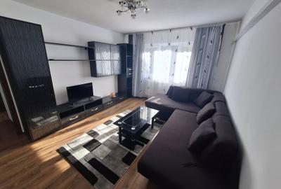 Apartament cu 3 camere semidecomandat în Dacia