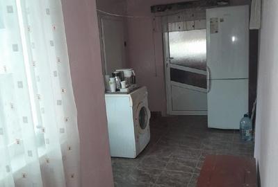 Casă cu 4 camere cu Teren 1300 Mp în Central