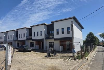 Casă cu 4 camere cu Canalizare în Valea Lupului - 3