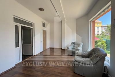 Casă individuală cu 4 camere cu Canalizare în Cetate - 2