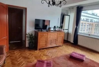 Garsonieră decomandată în Central