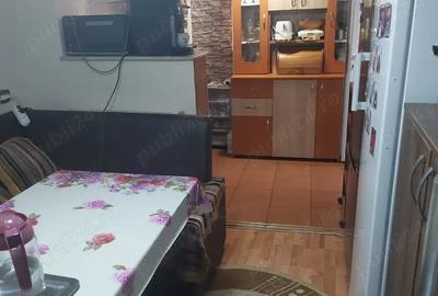 Casă cu 3 camere cu Teren 2200 Mp în Central