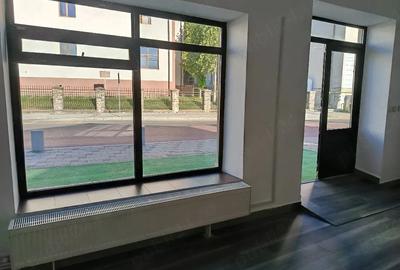 Spațiu comercial, de 100 mp, în Central