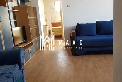 Apartament cu 3 camere semidecomandat, mobilat în Mihai Viteazul