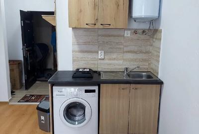 Garsonieră decomandată în Central