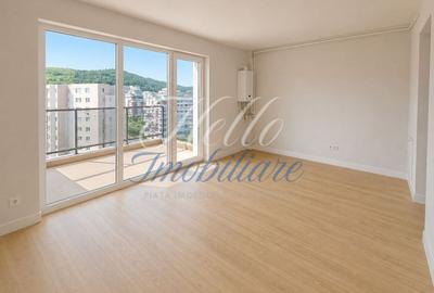 Apartament cu 3 camere semidecomandat în Florești