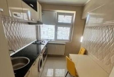 Apartament cu 3 camere semidecomandat, mobilat în Unirii