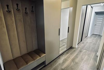 Apartament cu 3 camere decomandat în Sud