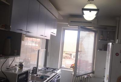 Apartament cu 3 camere decomandat în Cantemir - 2