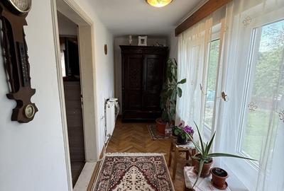 Casă cu 4 camere cu Teren 1390 Mp în Voinești
