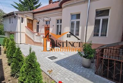 Apartament cu 3 camere decomandat în 15 Noiembrie