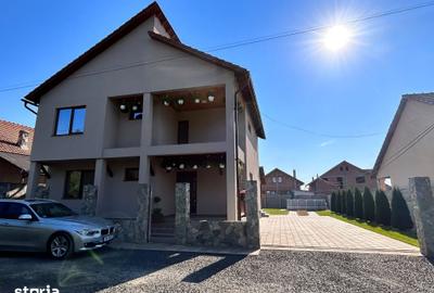 Casă cu 5 camere cu Teren 580 Mp în Central