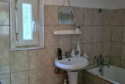 Casă cu 4 camere în Bistrița Nouă
