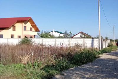 Teren de 1300 mp, în Periș - 1