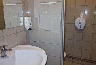 Spațiu comercial, de 79 mp, în Universitate