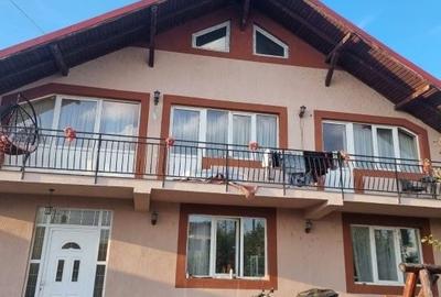Casă cu 4 camere în Goranu