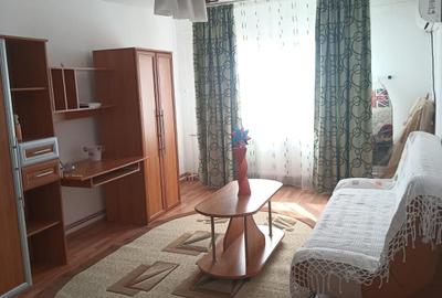 Apartament cu 2 camere decomandat în Traian