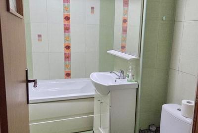 Apartament cu 2 camere decomandat în Republicii