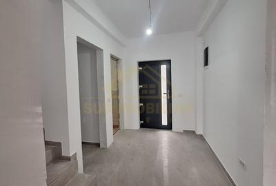Casă individuală cu 5 camere cu Canalizare în Central - 16