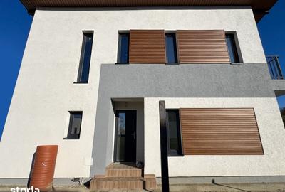 Casă cu 4 camere cu Teren 300 Mp în Bucium
