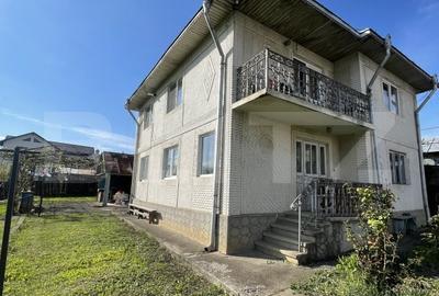 Casă individuală cu 4 camere cu Teren 2500 Mp în Fălticeni