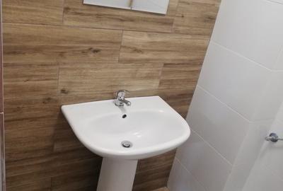 Apartament cu 3 camere decomandat în Lazaret - 1