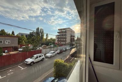 Apartament cu 2 camere în Apărătorii Patriei