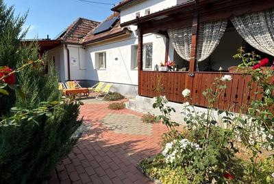 Casă cu 4 camere în Sânger