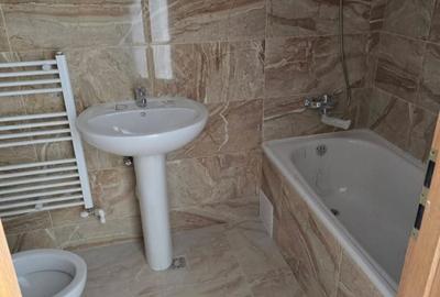 Apartament cu 5 camere în Ostroveni - 1