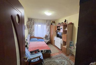 Apartament cu 2 camere decomandat în Micro 6