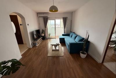 Apartament cu 2 camere semidecomandat, mobilat în Apărătorii Patriei