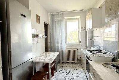 Apartament cu 3 camere semidecomandat în Hipodrom