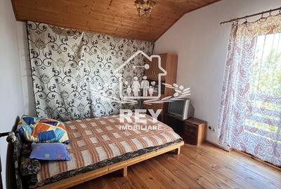 Casă cu 4 camere cu Teren 1200 Mp în Sadu - 9