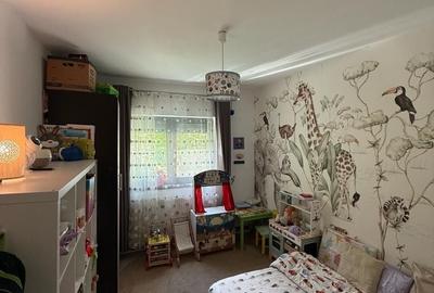 Apartament cu 3 camere decomandat în Nicolina - 2