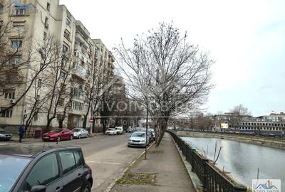 Garsonieră decomandată în Unirii