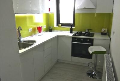 Apartament cu 3 camere decomandat, mobilat în Drumul Taberei