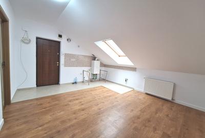 Apartament cu 4 camere semidecomandat în Florești