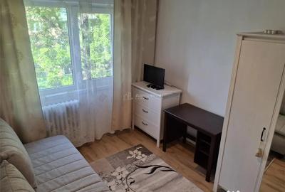 Apartament cu 3 camere semidecomandat în Micro III - 7