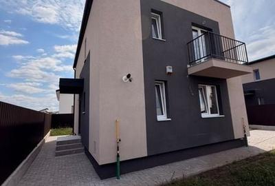 Casă cu 4 camere cu Teren 105 Mp în Sânpetru