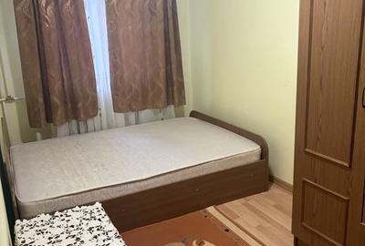 Apartament cu 3 camere semidecomandat în Gării